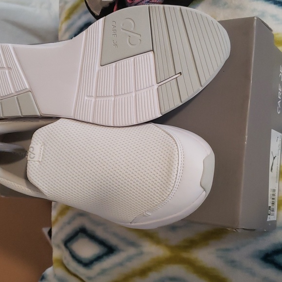 WomensPuma/FemmesSn3akers - Picture 5 of 10